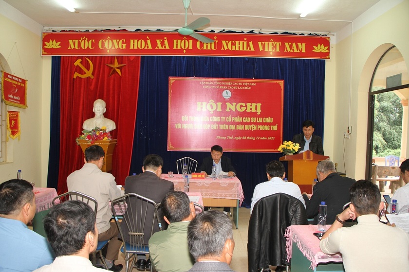 Cao su Lai Châu đối thoại với người dân góp đất trồng cao su